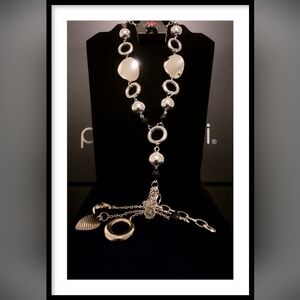 Paparazzi Jewelry Total Eclipse Of The Heart Necklace and Earring Set.